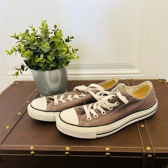 Converse Sneakers - Gray - Size 7 - Picture 6 of 9